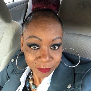 Meet your Posher, Yvette